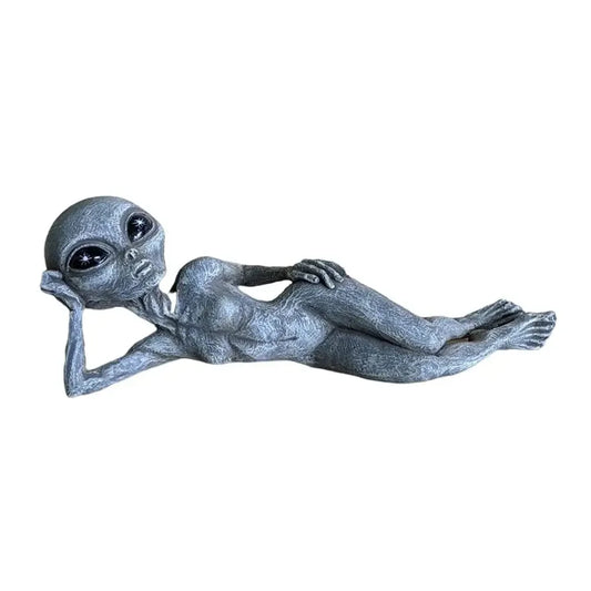 Alien Resin Statue Figurine – Halloween Creative Home & Garden Decor