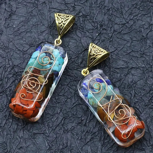 2pcs Natural Crushed Stone Quartz Resin Pendant Set